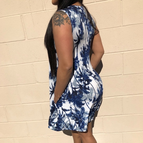 Tropical Palm Tree Dress - Picture 2 of 4